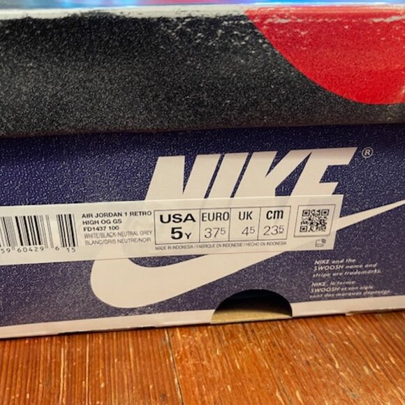Nike Air Jordan 1 Retro High OG Youth 5 Euro 37.5 UK 4.5 NEW in BOX White $140 - Picture 6 of 13